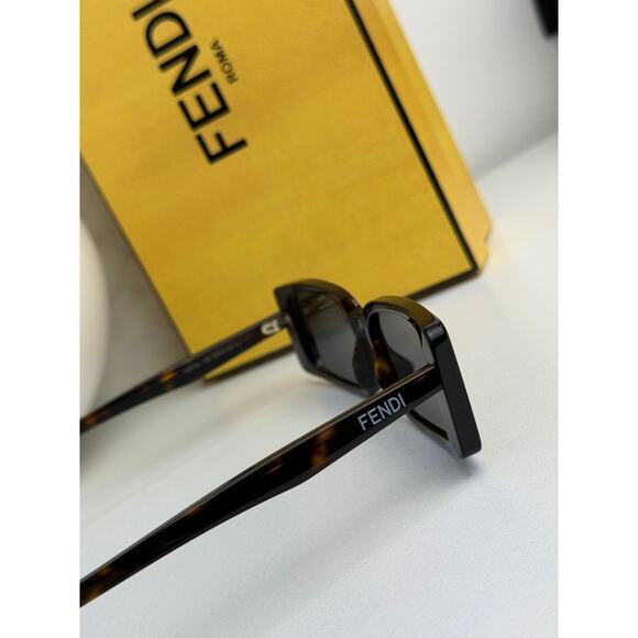 NEW Fendi FE40164I Way Brown Rectangular Slim Sunglasses main image 4